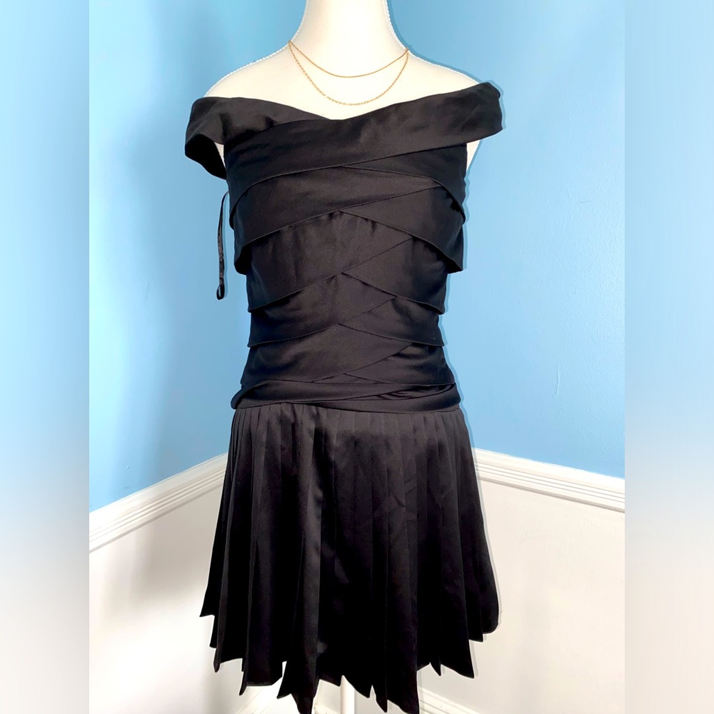 EUC off shoulder dress, fits S-M